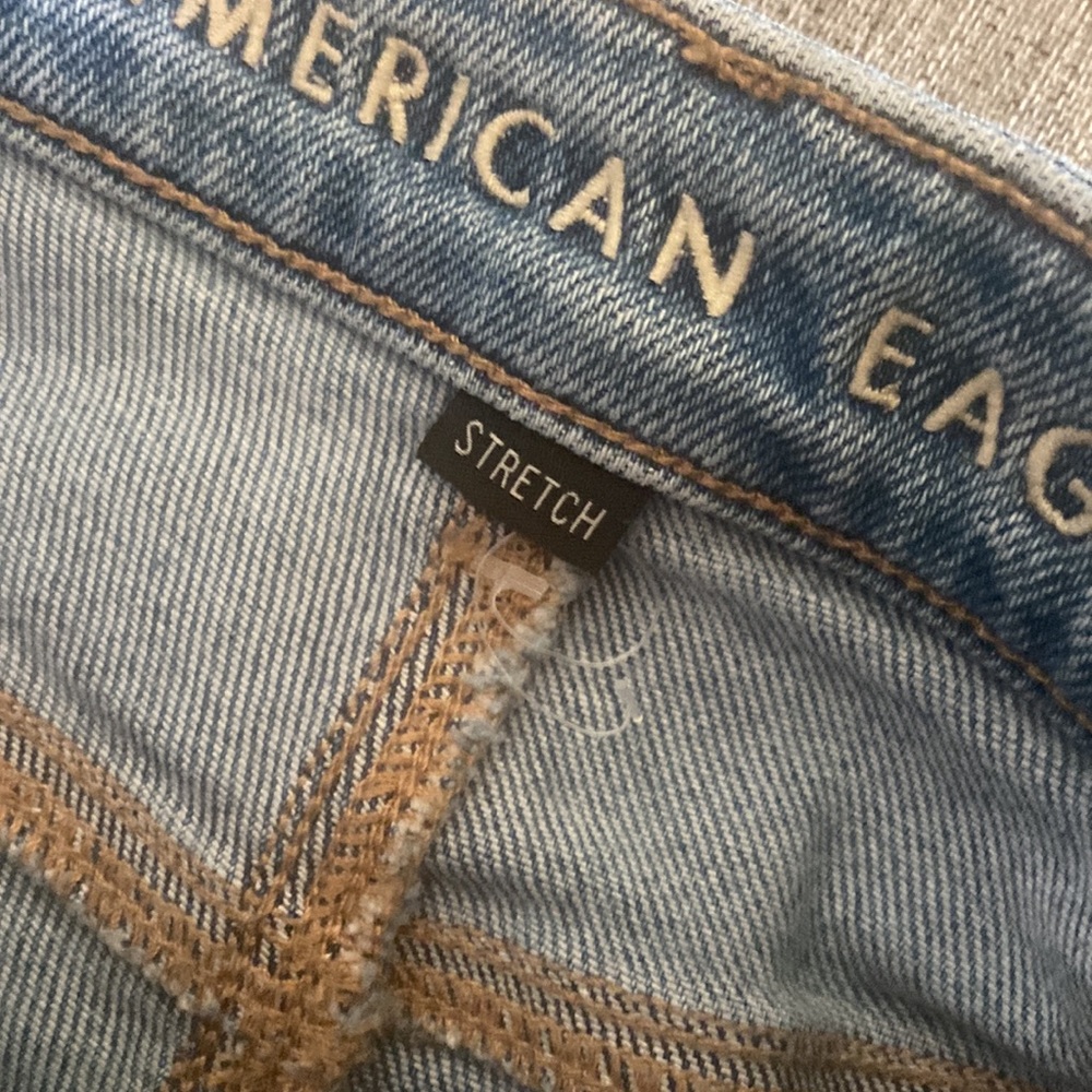 AE Ripped Relaxed Mom Jean - Picture 8 of 15
